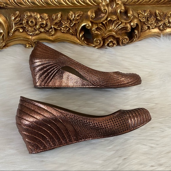 Chic By Lady Couture Rose Gold Metallic Wedges - Picture 11 of 14
